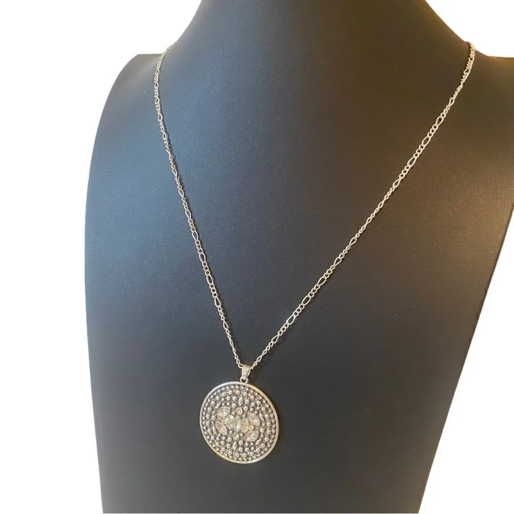 Oxidized Set Stone Pendant Necklace on Long Silver Toned Chain.